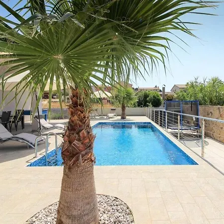 度假居 Riz With Private Pool 普拉